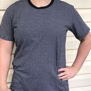 Women’s like new Princess Polly short sleeve shirt